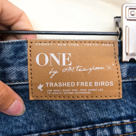 One Teaspoon Trashed Free Birds Distressed Denim Low Waist Skinny Jeans 26 EUC - Picture 6 of 8